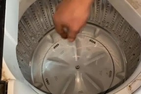 荣事达洗衣机显示E4故障解析（荣事达洗衣机E4故障的维修方法）