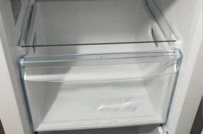 冰柜漏电的危害与巧妙处理方法（保护家庭安全）