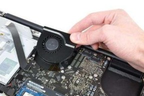 如何解决笔记本电脑CPU温度过高问题（降低CPU温度）