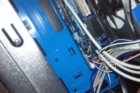 电脑电源风扇不转的修复方法（解决电脑电源风扇不转的实用技巧）