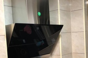冰柜凹槽清洁方法大全（轻松解决冰柜凹槽污垢问题）