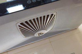如何打开抽油烟机的清洗模式（简便操作）