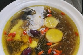 乌鸡汤怎么炖才美味？掌握这些技巧轻松做出好喝的乌鸡汤！