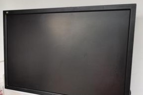 液晶显示器冒烟原因及修复方法（液晶显示器冒烟的危害及预防措施）