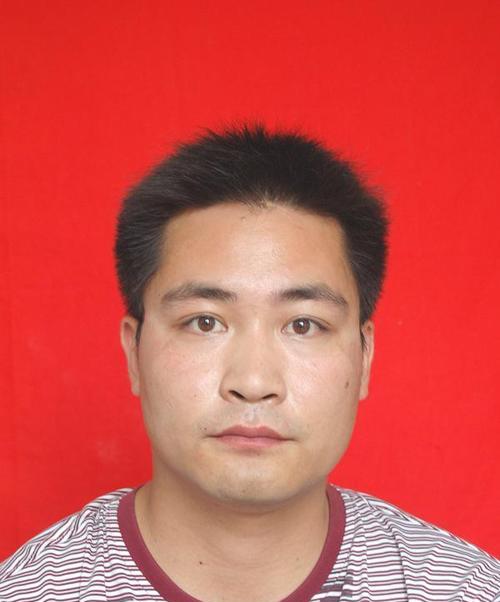 如何制作小二寸证件照？（简易方法教你轻松制作小二寸证件照）  第2张
