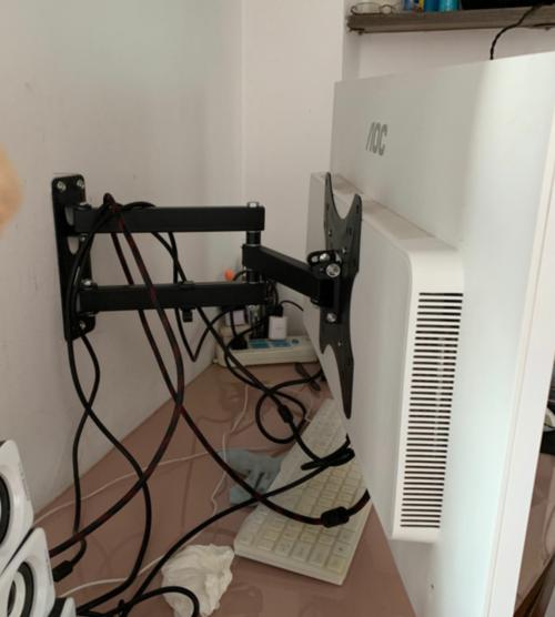 新显示器闪黑问题研究（探索新显示器闪黑的原因及解决方法）  第3张