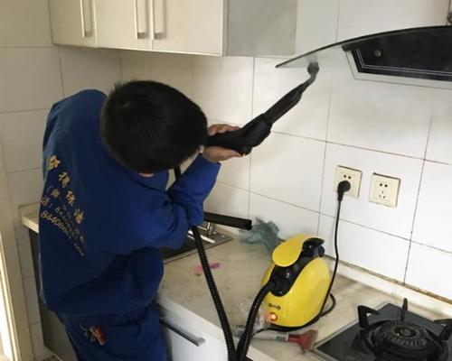 三门上门油烟机清洗的价格与优势（了解清洗油烟机的费用及其重要性）  第2张