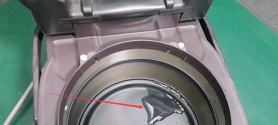 电饭煲盖子修复技巧，延长使用寿命（轻松解决电饭煲盖子损坏问题）  第3张