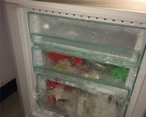 冰柜保鲜结冰维修指南（解决冰柜保鲜结冰问题的实用方法）  第3张
