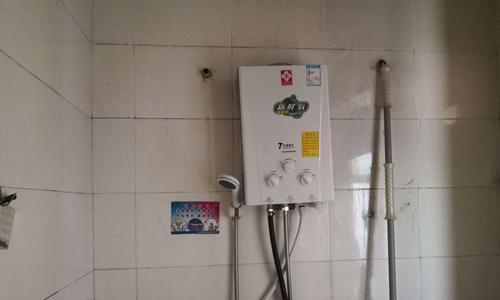 排查以强排热水器无法点火的问题（解决热水器无法点火的关键步骤）  第3张