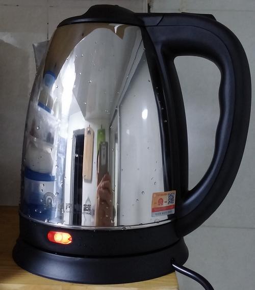 净水器加热灯一直亮的解决方法（如何处理净水器加热灯长时间亮起的问题）  第2张