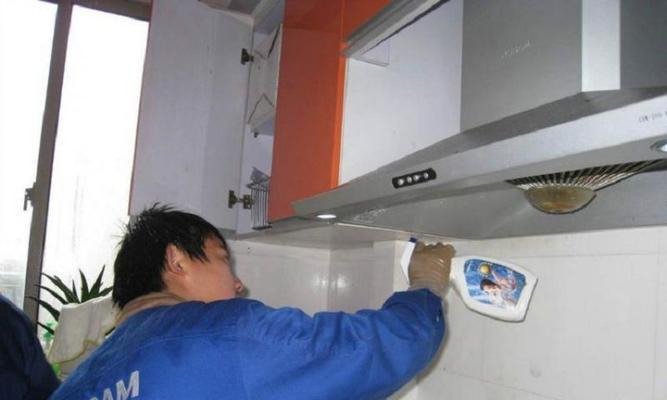 如何正确清洗不锈钢油烟机风管（清洗不锈钢油烟机风管的实用方法及注意事项）  第1张