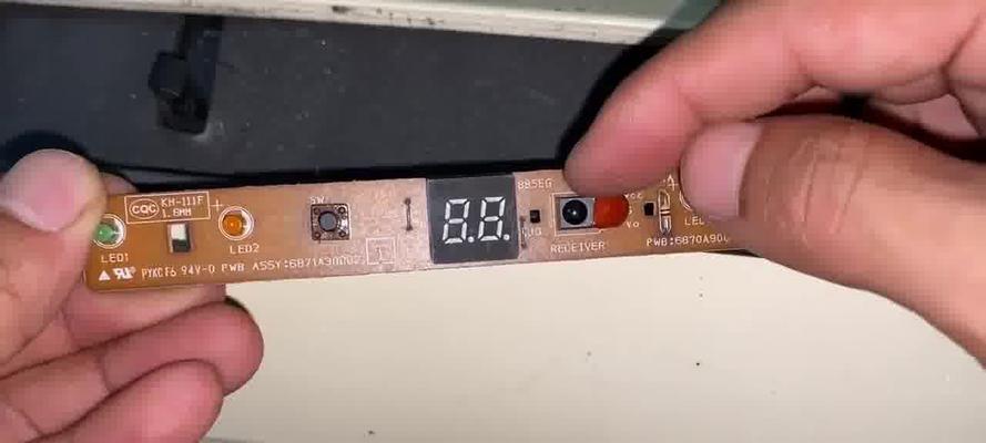 解决空调显示E3故障的方法（快速排除和修复空调显示E3故障）  第3张