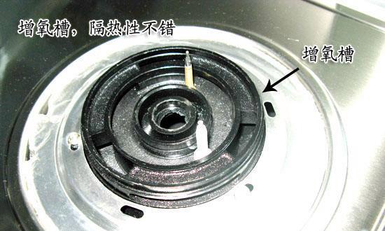 燃气灶油烟清洗方法——保持厨房清洁的秘诀（简单易行的清洁步骤让你轻松应对繁重的油烟问题）  第2张