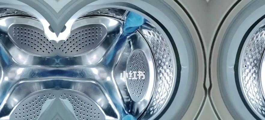 如何正确清洗滚筒洗衣机（掌握清洗滚筒洗衣机的技巧与方法）  第1张