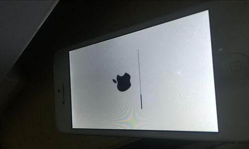 解决苹果手机无法开机显示白苹果问题的有效方法（白苹果问题的原因及解决方案）  第2张