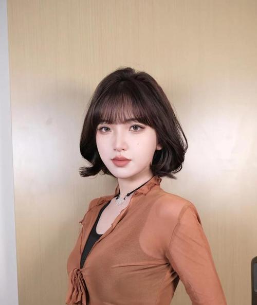 脸大适合什么发型？如何选择最显瘦的发型？  第2张