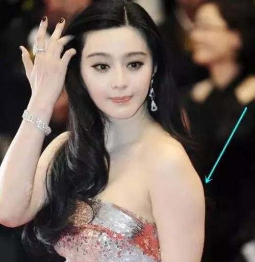 胳膊反手机拍照的正确姿势是什么？  第3张