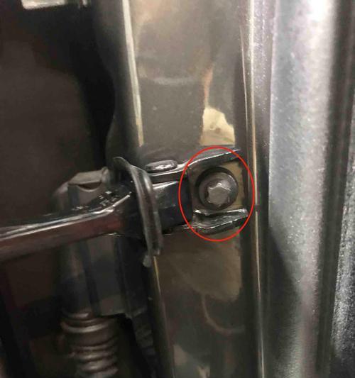 宝马充电器盖板松动的原因是什么？如何解决这一问题？  第1张