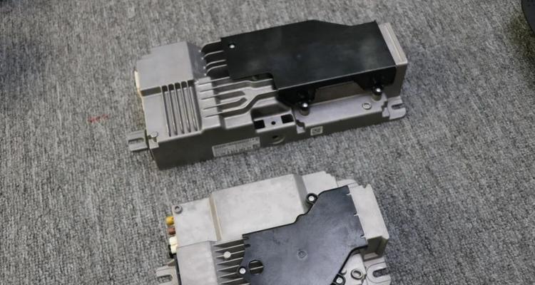 宝马充电器盖板松动的原因是什么？如何解决这一问题？  第3张
