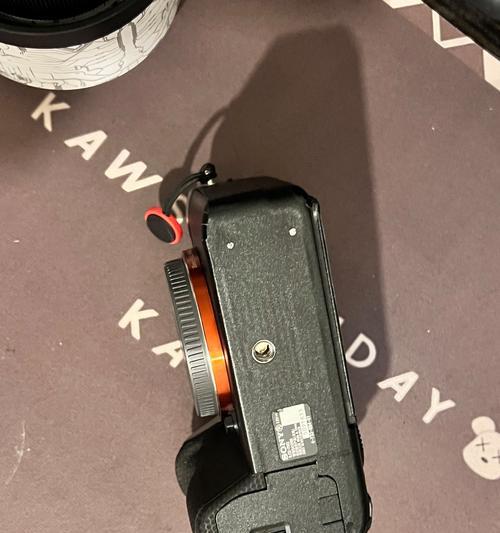 佳能r7相机屏幕贴纸如何正确贴附？贴纸过程中可能遇到哪些问题？  第2张